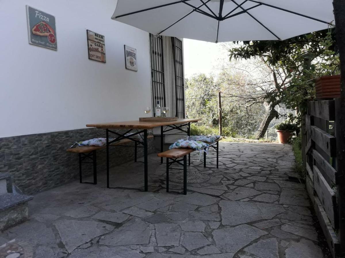 Il Giardino Del Nespolo Hotell Arcola Exteriör bild